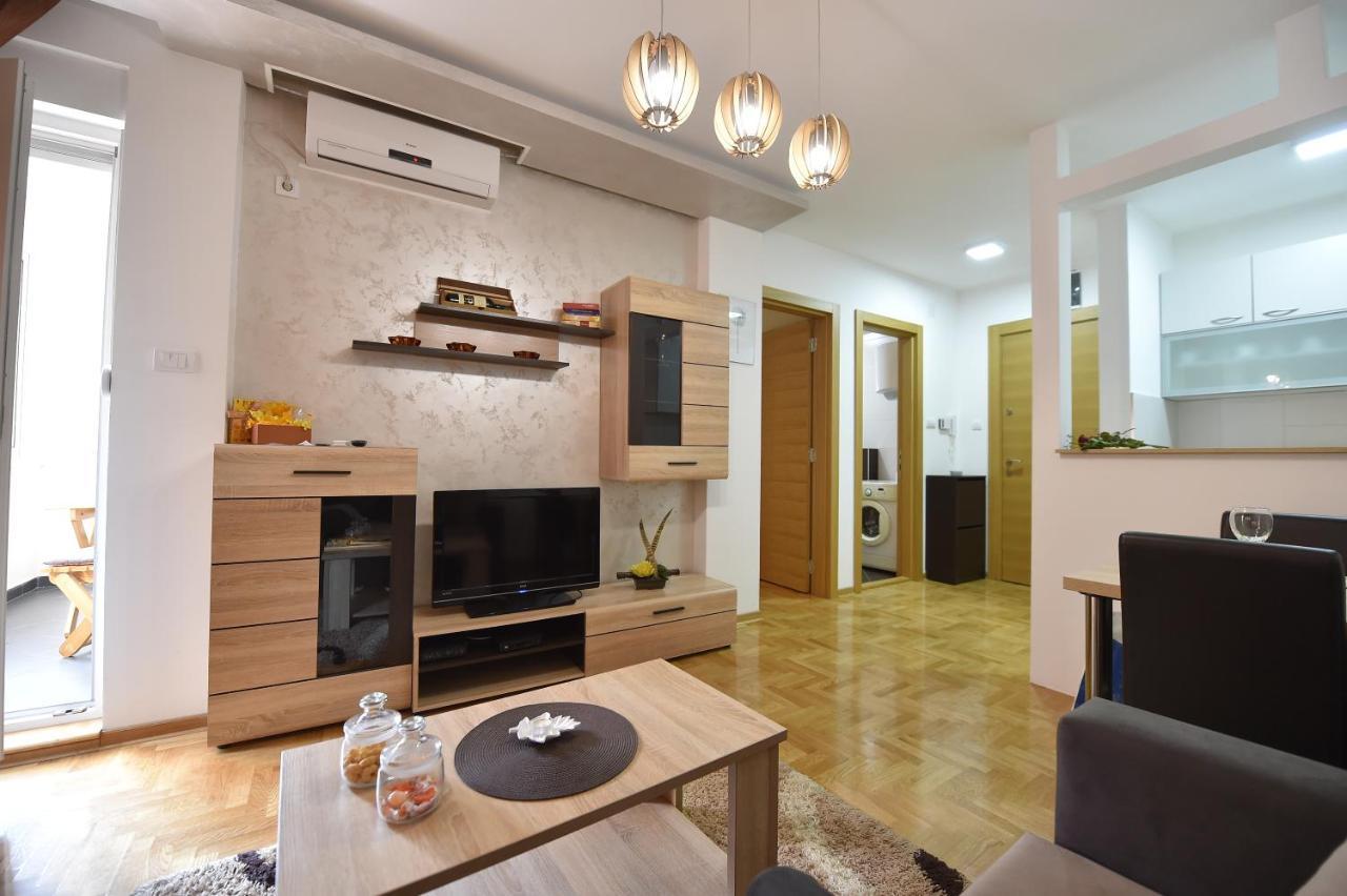 Apartment Sinisa With Garage Нови-Сад Экстерьер фото